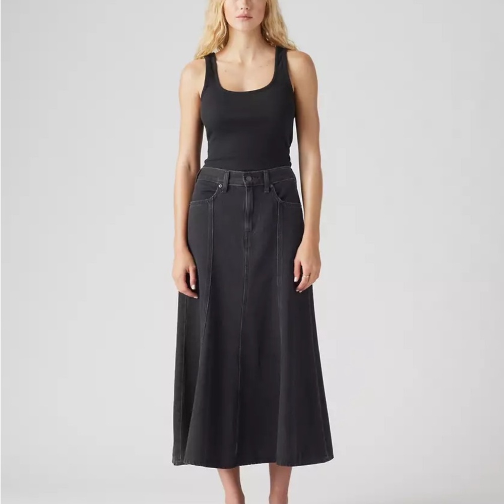 Levi’s Classic Black Denim Skirt